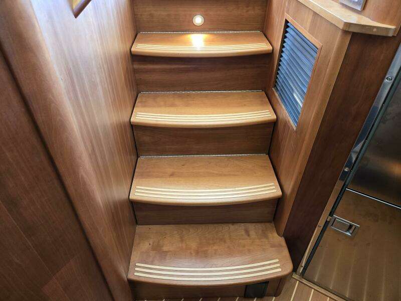 2017 Sabre 48 Flybridge