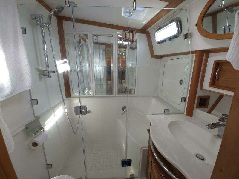 2017 Sabre 48 Flybridge