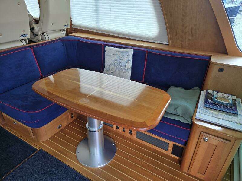 2017 Sabre 48 Flybridge