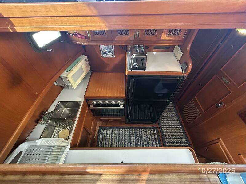 38' Marine Trader galley2