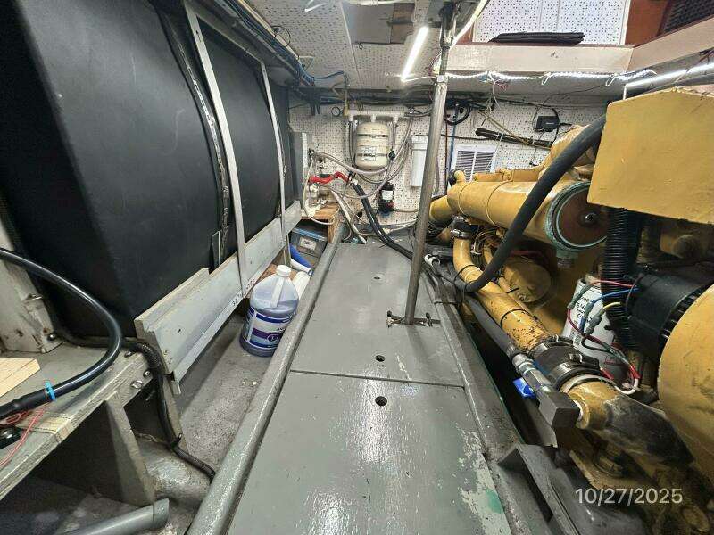 38' Marine Trader engine room starboard aft