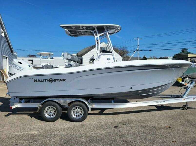 2025 NauticStar 222 Offshore