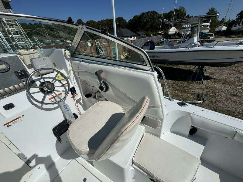 2004 Seaswirl Striper