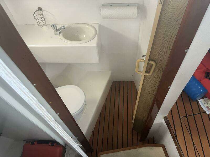 2008 Glenn Young 32 Skiff - Head