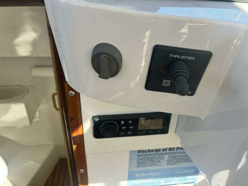 2008 Glenn Young 32 Skiff - Bow Thruster Control