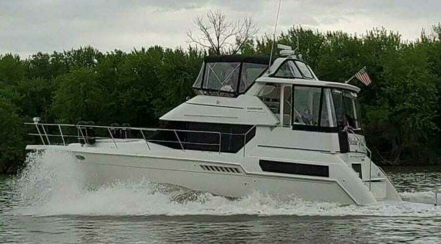 1998 Carver 355 Aft Cabin