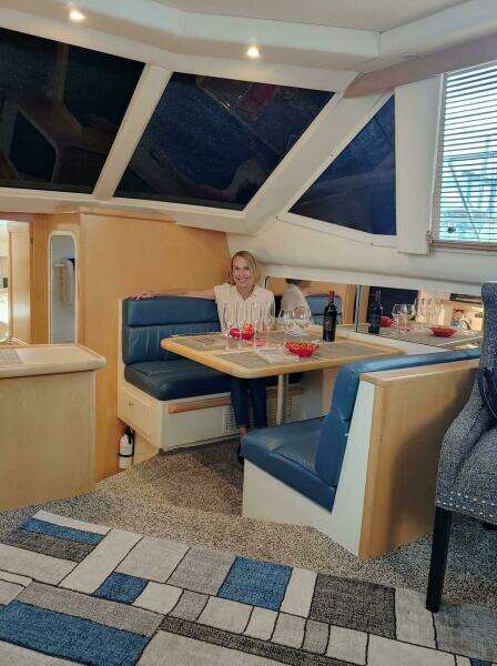 1998 Carver 355 Aft Cabin