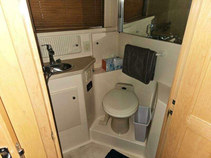 1998 Carver 355 Aft Cabin