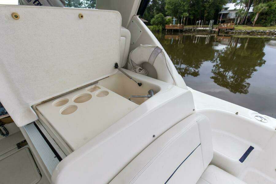 2005 3600 Tiara _Forever Friday_ Stern Sink And Storage