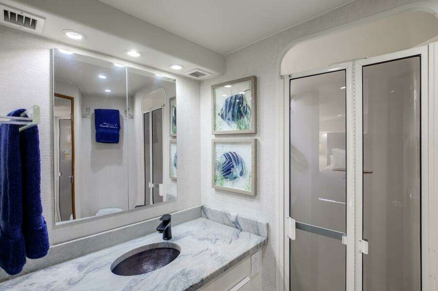 1998 Viking 58 Convertible