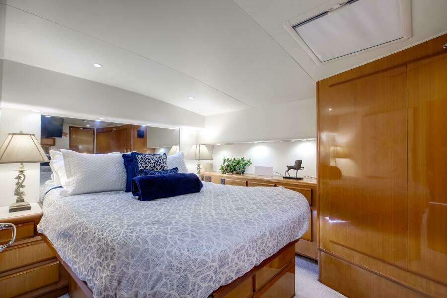 1998 Viking 58 Convertible