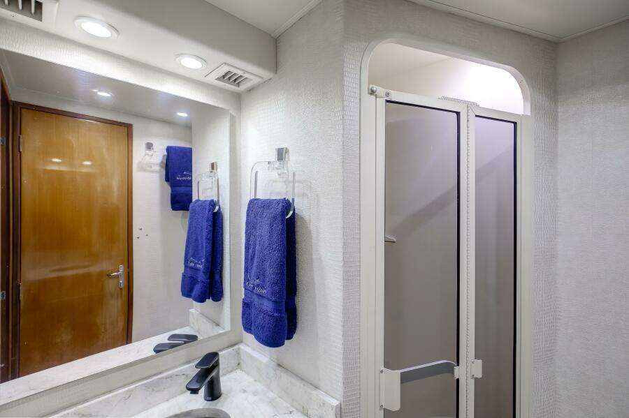 1998 Viking 58 Convertible