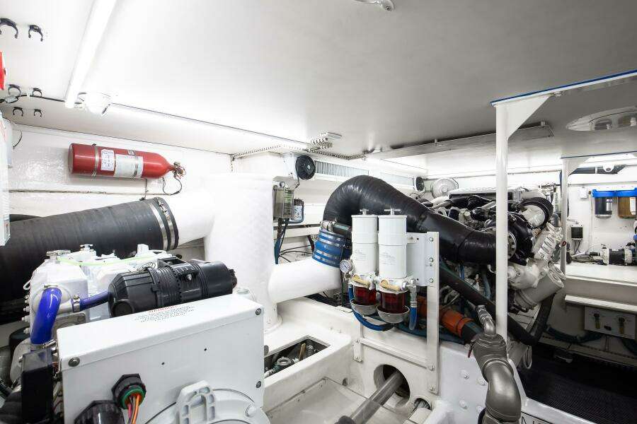 1998 Viking 58 Convertible