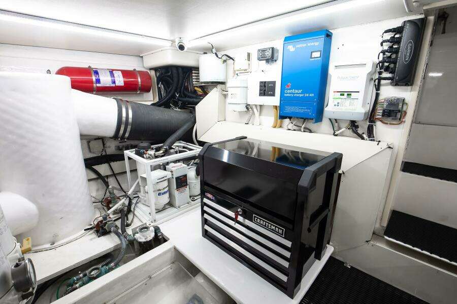 1998 Viking 58 Convertible