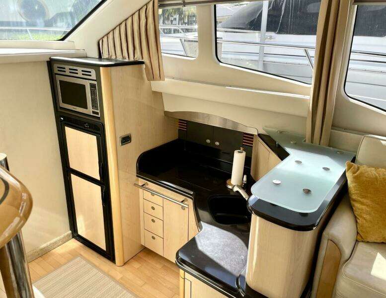 2004 Sea Ray 42 Sedan Bridge