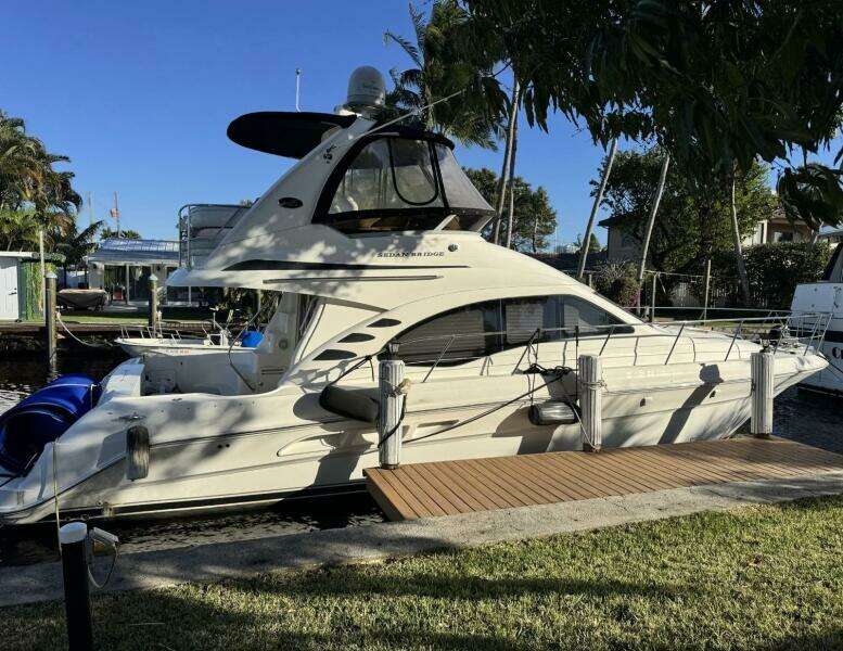 2004 Sea Ray 42 Sedan Bridge