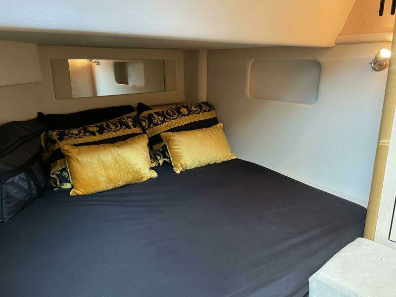 2004 Sea Ray 42 Sedan Bridge