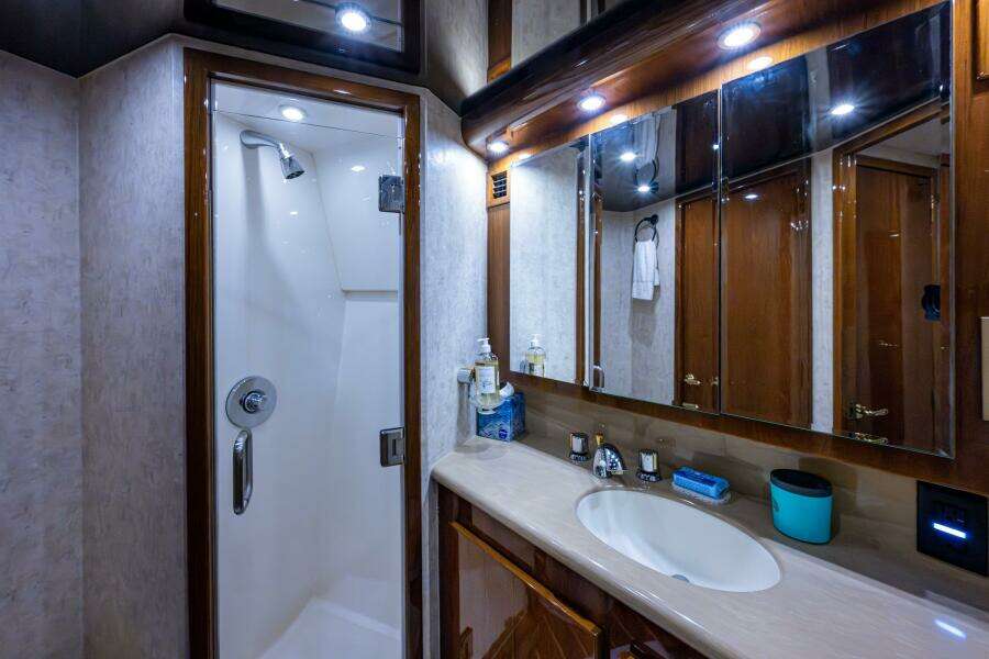 2004 Egg Harbor 43 Sport Fisherman