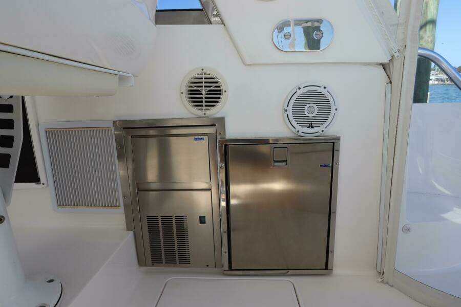 2012 Intrepid 430 Sport Yacht