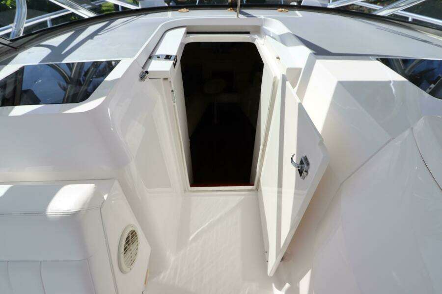 2012 Intrepid 430 Sport Yacht