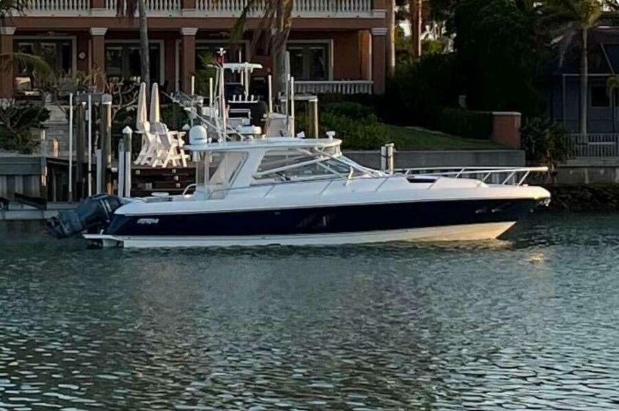 2012 Intrepid 430 Sport Yacht