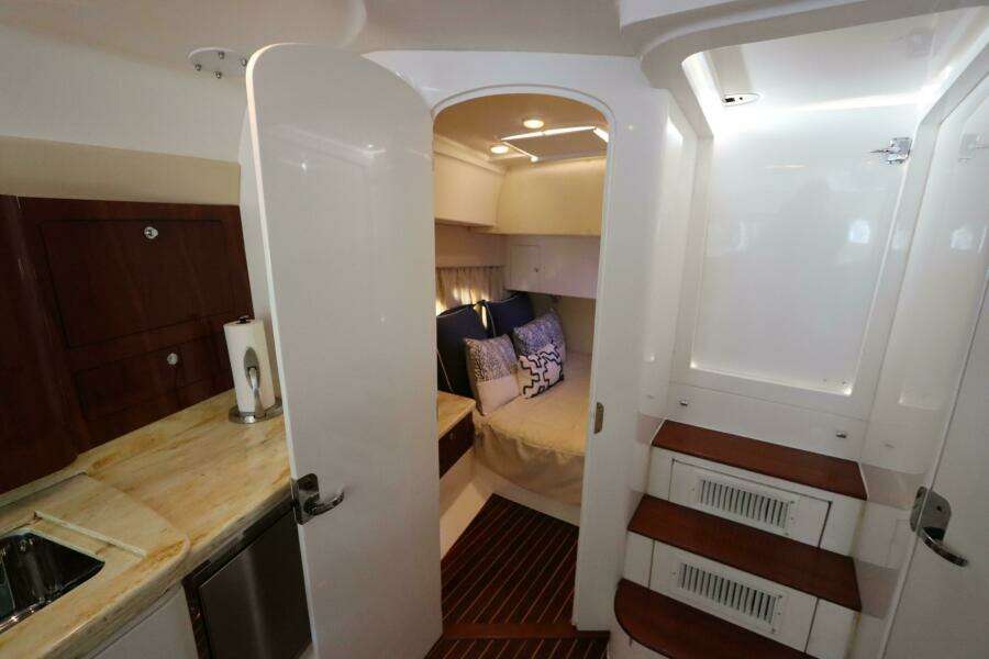 2012 Intrepid 430 Sport Yacht