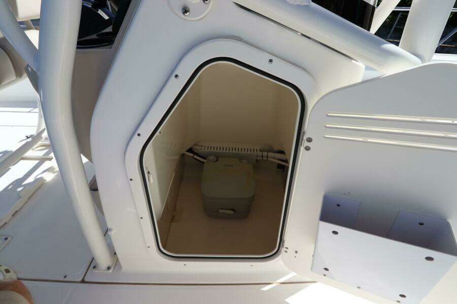 2019 Boston Whaler 210 Montauk