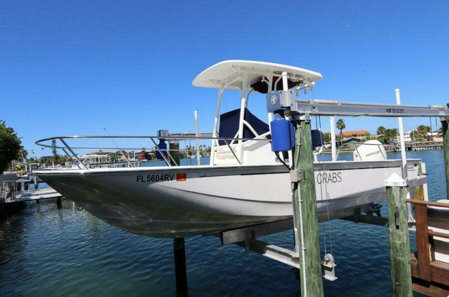 2019 Boston Whaler 210 Montauk