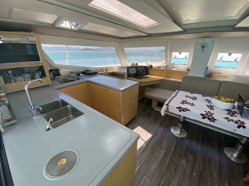 2014 Fountaine Pajot Hélia 44