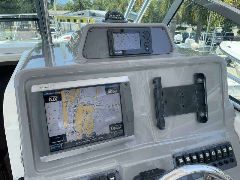 2013 Robalo R305 Walkaround