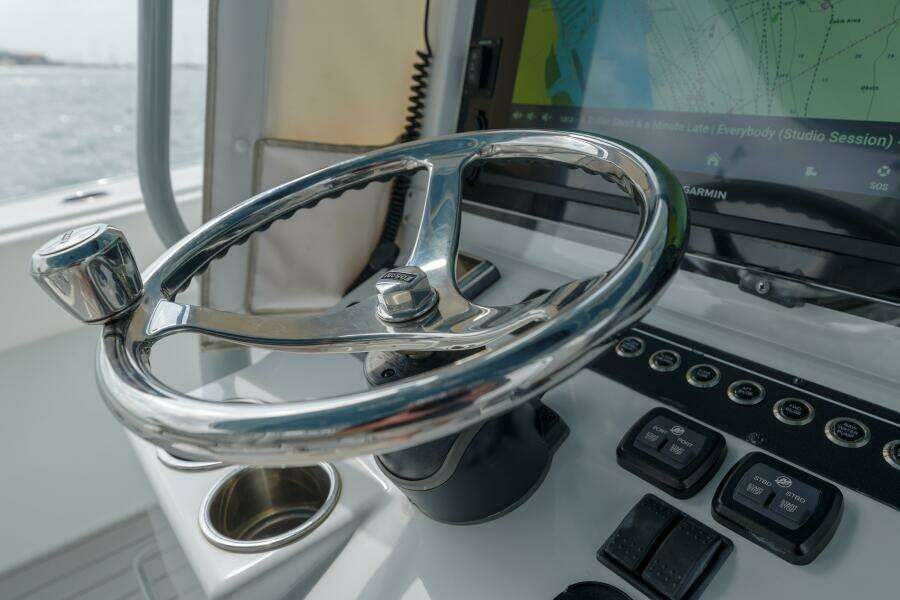 Freeman 42 42LR Double Tap- Steering