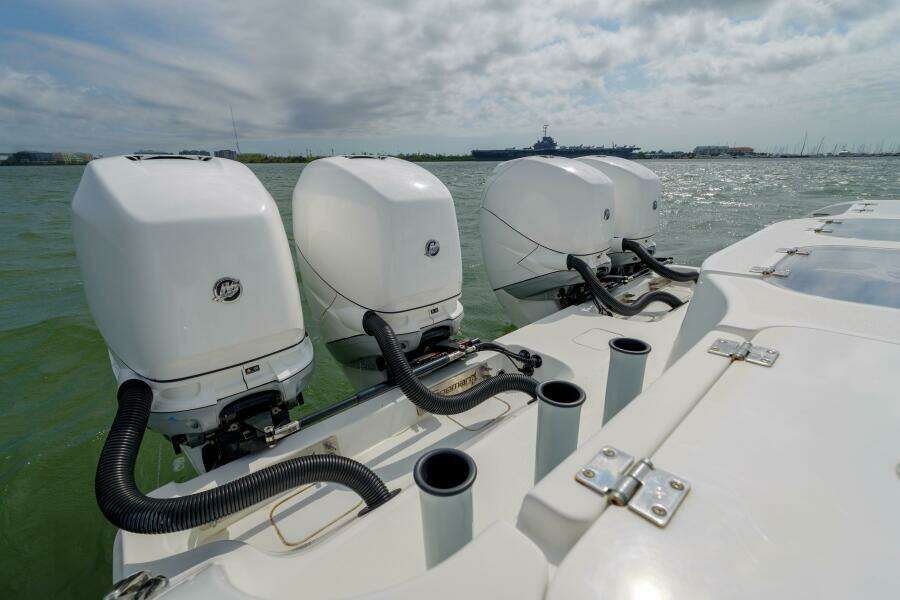 Freeman 42 42LR Double Tap- Engines