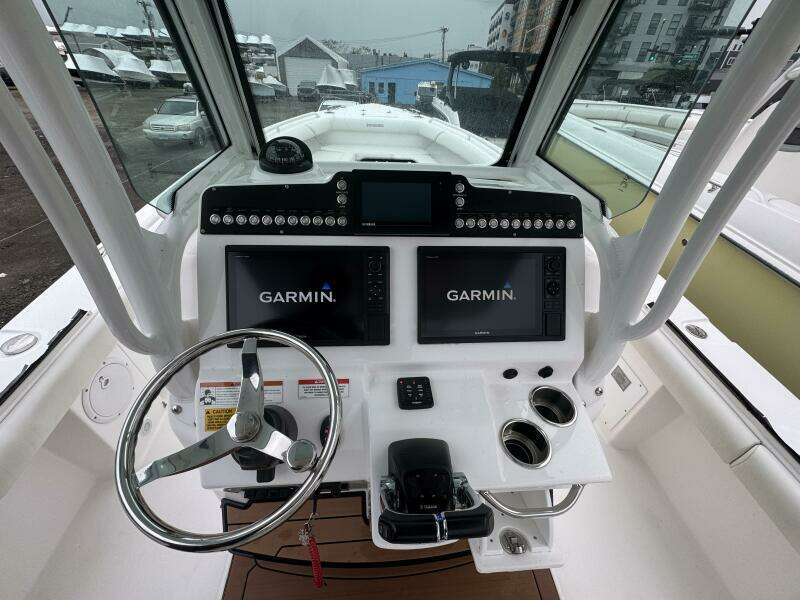 2019 Everglades 273 CC