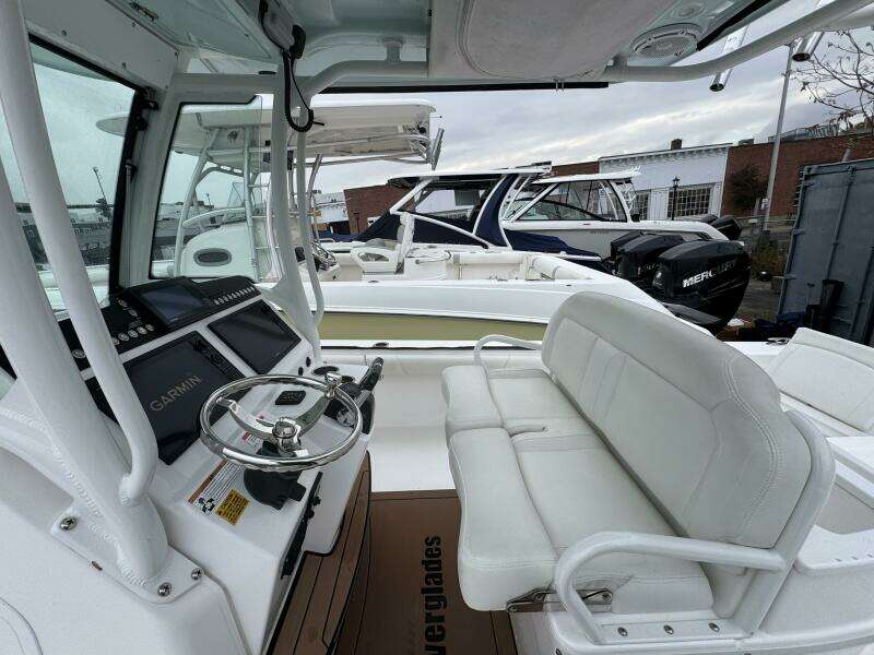 2019 Everglades 273 CC