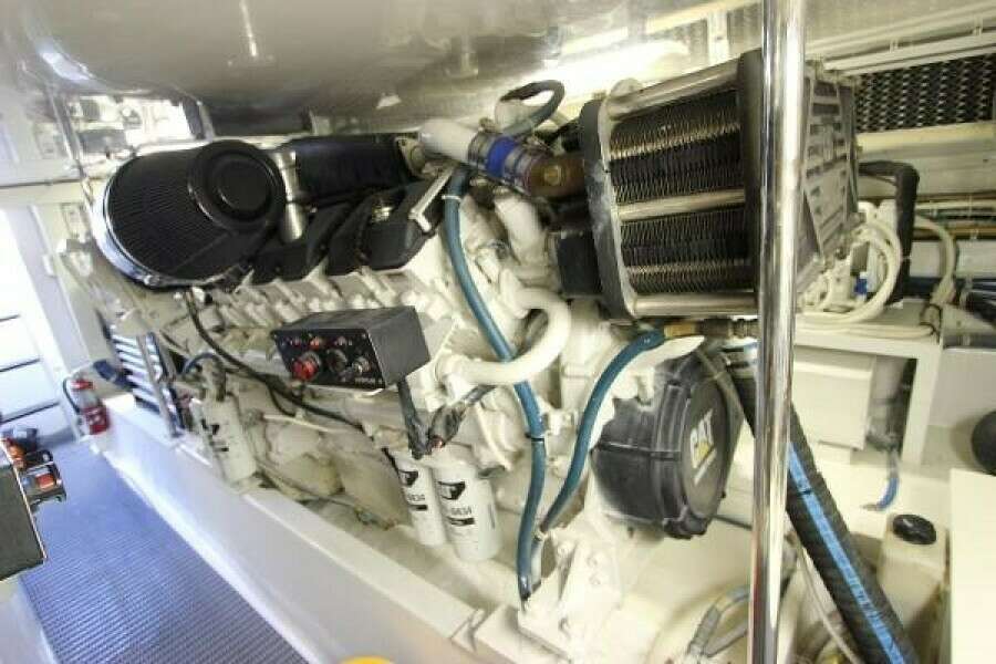 2004 Hatteras 60 Convertible