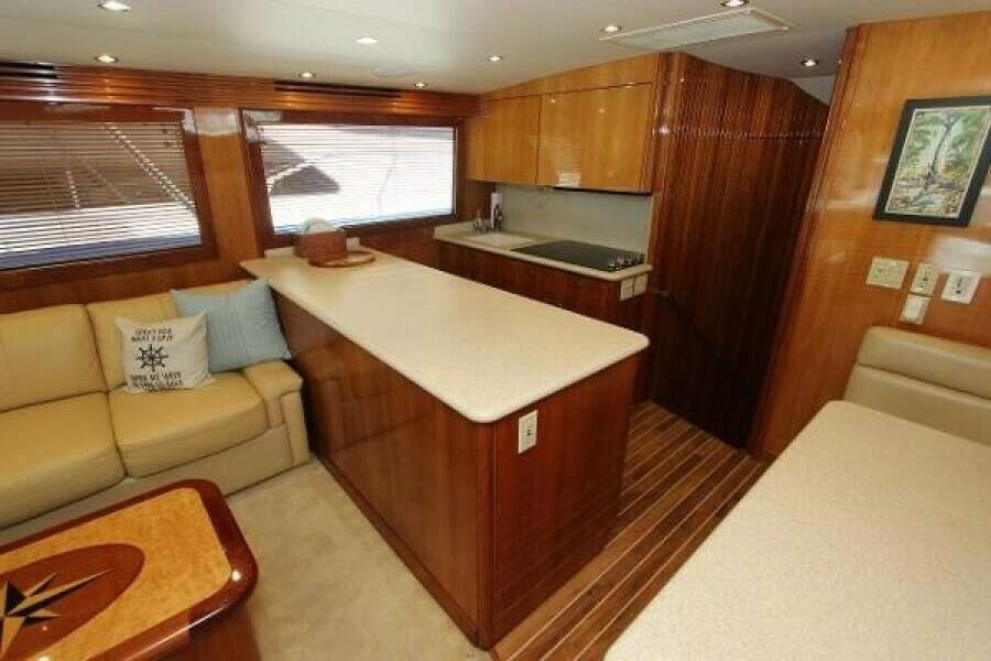 2004 Hatteras 60 Convertible
