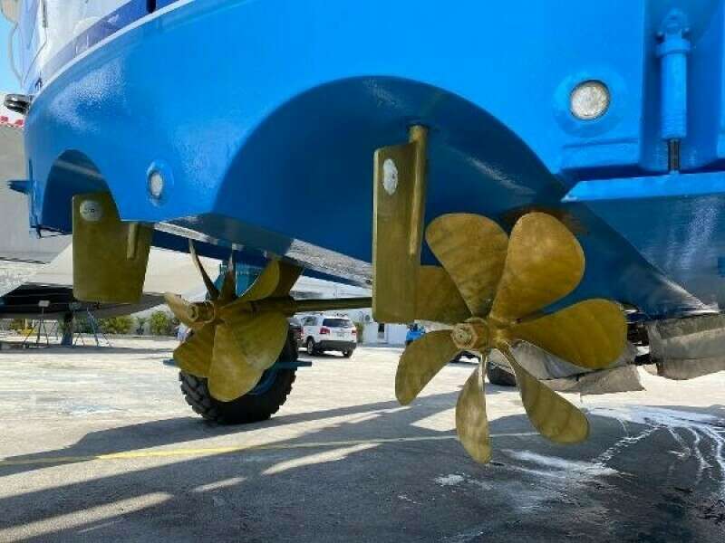 2004 Hatteras 60 Convertible