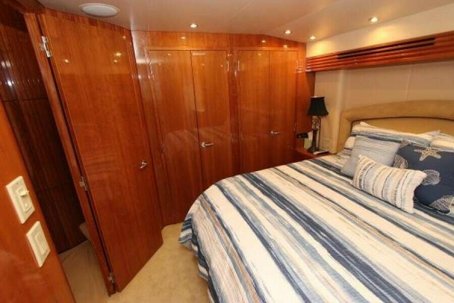 2004 Hatteras 60 Convertible