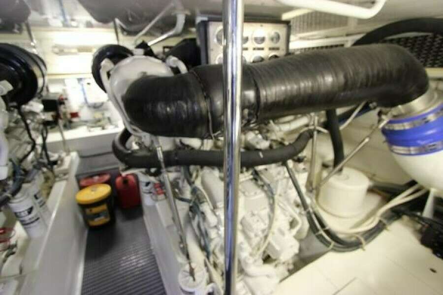 2004 Hatteras 60 Convertible