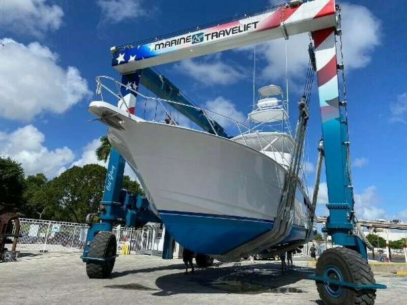 2004 Hatteras 60 Convertible