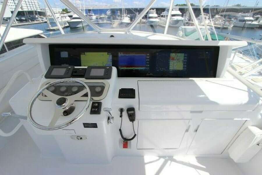 2004 Hatteras 60 Convertible