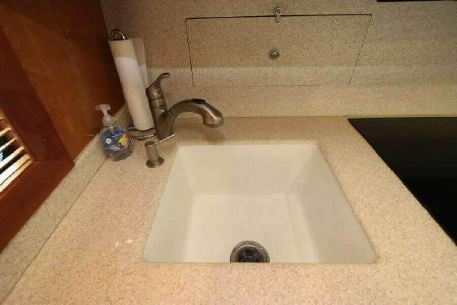 2004 Hatteras 60 Convertible