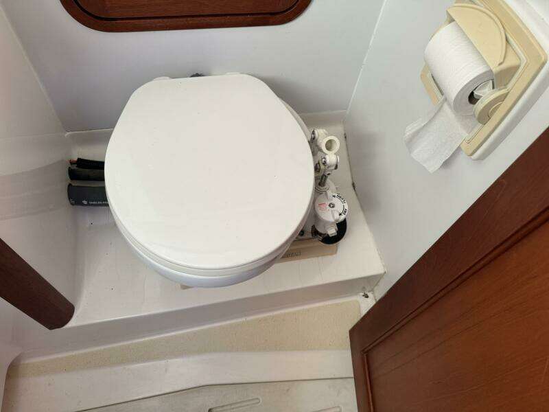 2001 Legacy Yachts Express