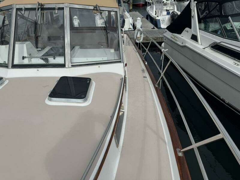 2001 Legacy Yachts Express