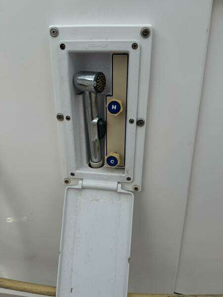 2001 Legacy Yachts Express