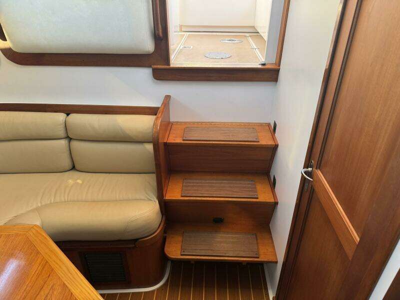 2001 Legacy Yachts Express