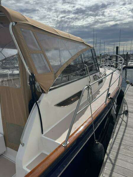 2001 Legacy Yachts Express