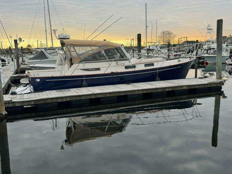 2001 Legacy Yachts Express