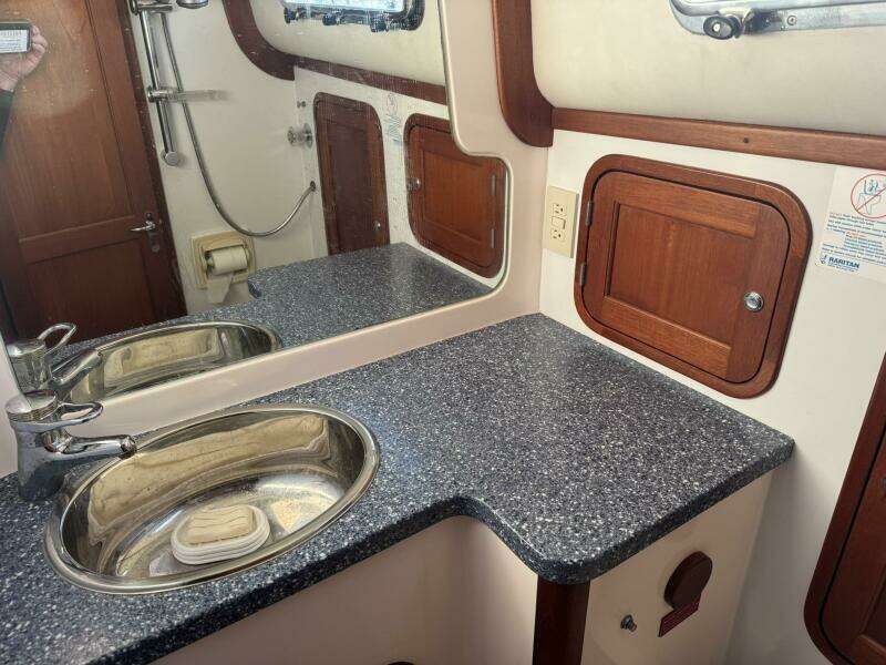 2001 Legacy Yachts Express