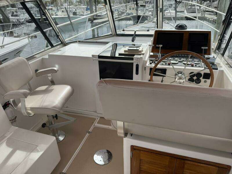 2001 Legacy Yachts Express
